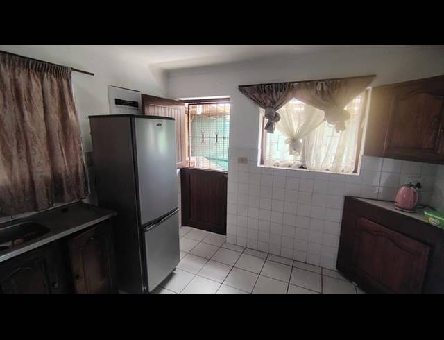 3 BEDROOM HOUSE FOR SALE IN SEA VIEW